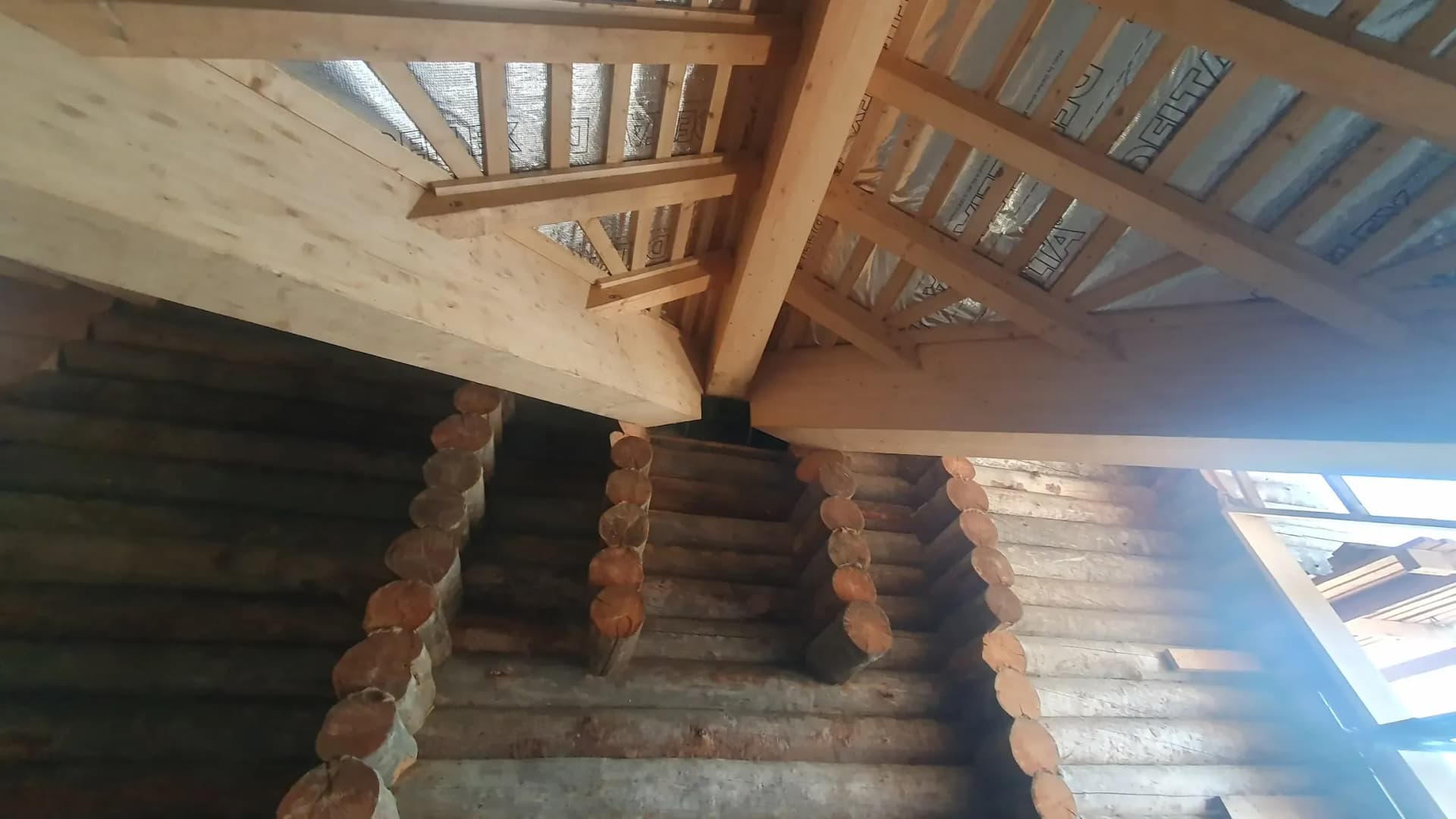 Фальцевая кровля под ключ на срубе из сухостойной сосны (кело) — фото 3